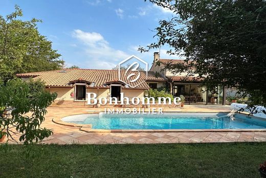 Luxury home in Saint-Selve, Gironde