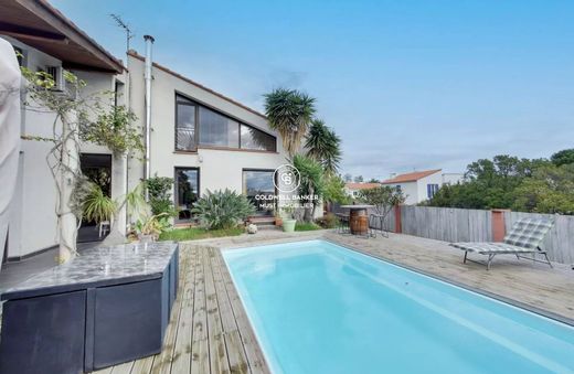 Villa in Saint-Cyprien, Pyrénées-Orientales