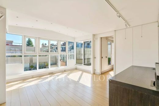 Apartment / Etagenwohnung in Motte-Picquet, Commerce, Necker, Paris