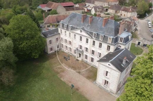 Castillo en L'Isle-sur-Serein, Yonne