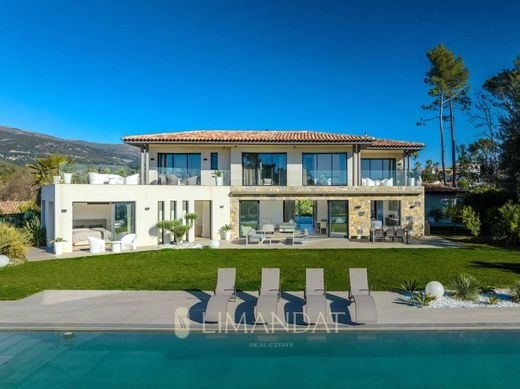 Villa in Roquefort-les-Pins, Alpes-Maritimes