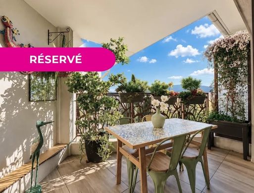 Apartment in Hyères, Var