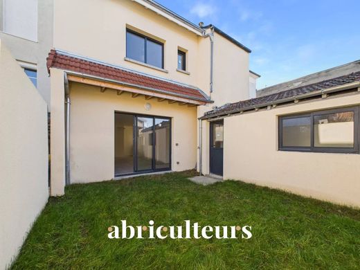 Luxury home in Colombes, Hauts-de-Seine