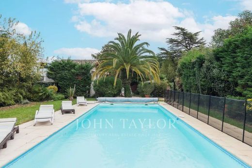 Luxury home in Le Bouscat, Gironde