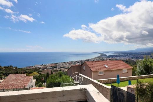 Luxus-Haus in Bastia, Haute-Corse