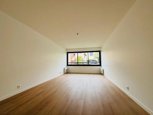 ‏דירה ב  Asnières-sur-Seine, Hauts-de-Seine