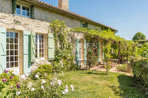 Luxury home in Saint-Aubin-de-Branne, Gironde
