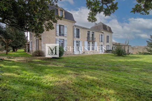 Palais à Saint-Pey-de-Castets, Gironde