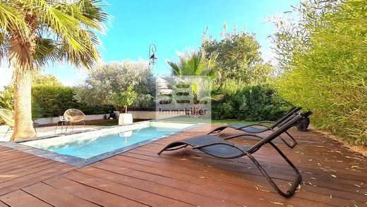 Saint-Maximin, Gardのヴィラ