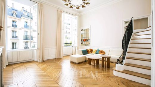 Apartment / Etagenwohnung in Saint-Germain, Odéon, Monnaie, Paris