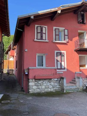 Edificio en Aigueblanche, Saboya