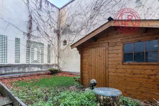 Daire Canal Saint Martin, Château d’Eau, Porte Saint-Denis, Paris
