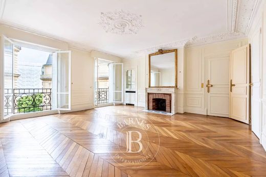 Apartment in Champs-Elysées, Madeleine, Triangle d’or, Paris