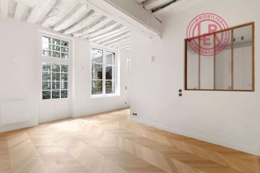 Apartment / Etagenwohnung in Beaubourg, Marais, Notre Dame - Ile de La Cité, Paris