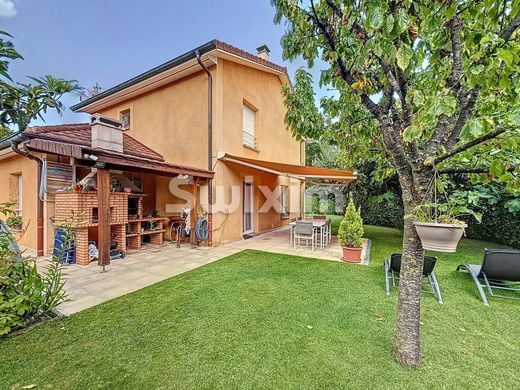 Luxury home in Prévessin-Moëns, Ain