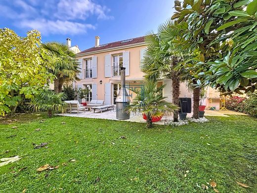 Πολυτελή κατοικία σε Plaisir, Yvelines