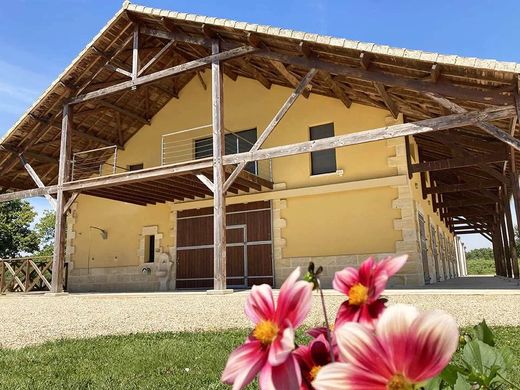 Landhaus / Bauernhof in Montpon-Ménestérol, Dordogne