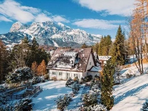 Villa in Cortina d'Ampezzo, Provincia di Belluno