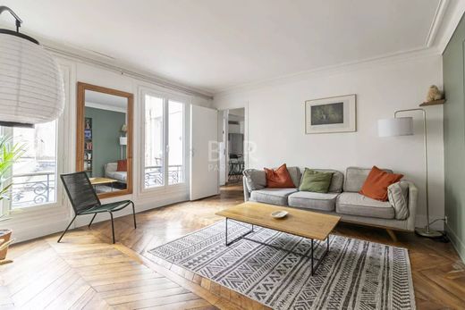 Apartment in Canal Saint Martin, Château d’Eau, Porte Saint-Denis, Paris