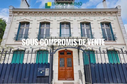 ﺷﻘﺔ ﻓﻲ Colombes, Hauts-de-Seine