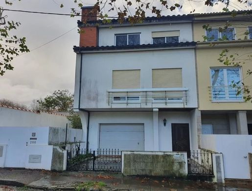 Casa di lusso a Vila Nova de Gaia, Oporto