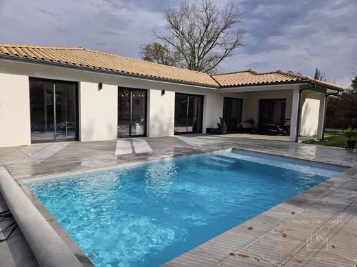Casa di lusso a Le Teich, Gironda