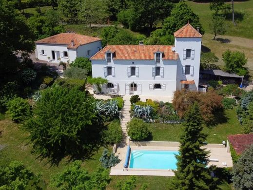 Luxury home in Penne-d'Agenais, Lot-et-Garonne