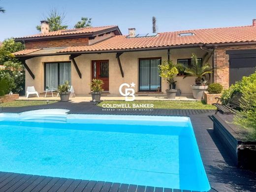 Luxury home in Villenave-d'Ornon, Gironde