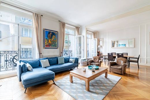 Apartment in La Muette, Auteuil, Porte Dauphine, Paris