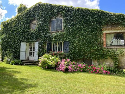 Maison de luxe à Le Gua, Charente-Maritime