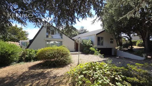 Luxury home in Étables-sur-Mer, Côtes-d'Armor