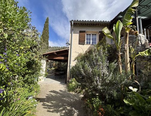 Luxus-Haus in Contes, Alpes-Maritimes