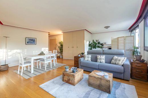 Apartment in Motte-Picquet, Commerce, Necker, Paris