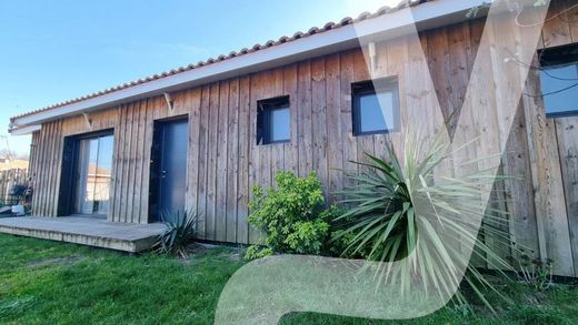 Luxury home in Le Teich, Gironde