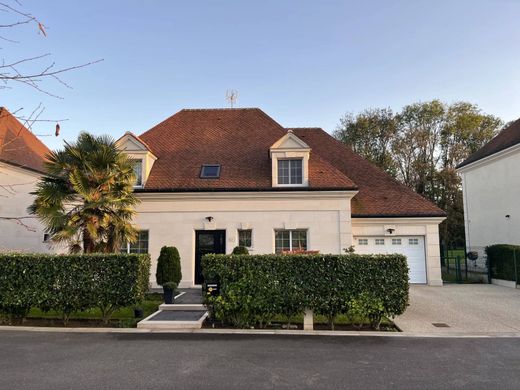 Casa di lusso a Ormesson-sur-Marne, Val-de-Marne