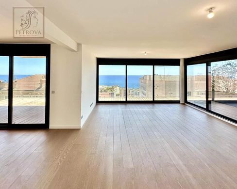 Beausoleil, Alpes-Maritimesのアパートメント