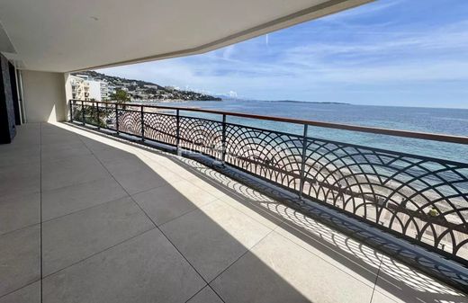 Apartment / Etagenwohnung in Cannes, Alpes-Maritimes