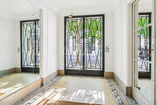 Apartment in Motte-Picquet, Commerce, Necker, Paris