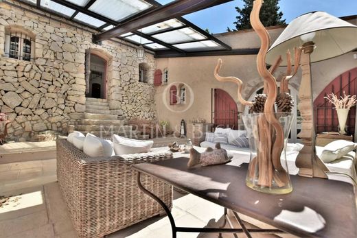 Luxury home in Châteauneuf-Grasse, Alpes-Maritimes