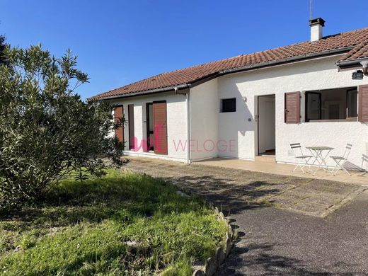 Luxury home in Soustons, Landes