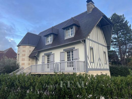 Luxus-Haus in Tourgeville, Calvados