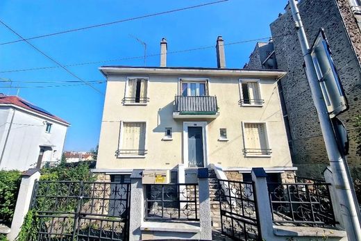 ‏בניין ב  Noisy-le-Sec, Seine-Saint-Denis