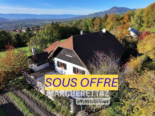 Casa di lusso a Saint-Pierre-en-Faucigny, Alta Savoia