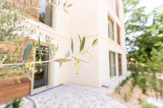 Apartment / Etagenwohnung in Aix-en-Provence, Bouches-du-Rhône