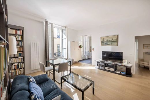 Apartment / Etagenwohnung in Chatelet les Halles, Louvre-Tuileries, Palais Royal, Paris