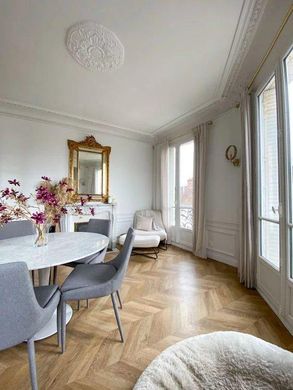 Apartment / Etagenwohnung in Fontainebleau, Seine-et-Marne