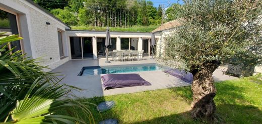 Luxus-Haus in Fontaine-le-Port, Seine-et-Marne