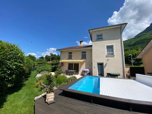 Casa di lusso a Fontanil-Cornillon, Isère