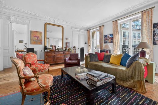 Apartment in Saint-Germain, Odéon, Monnaie, Paris