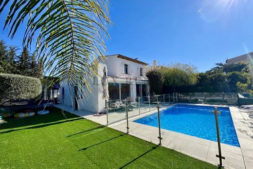Luxury home in Villeneuve-Loubet, Alpes-Maritimes